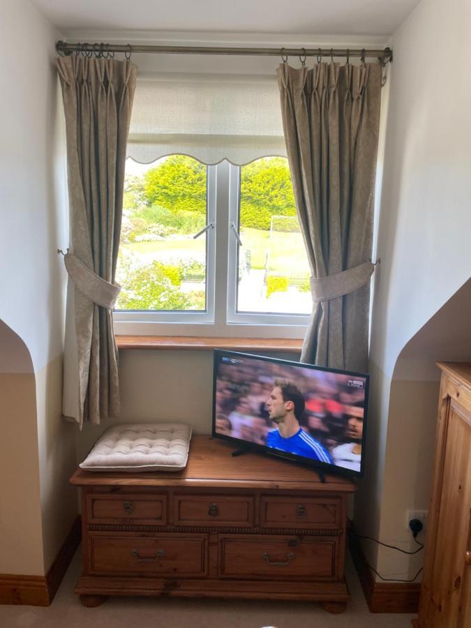 Cosy Rooms In A Stone Cottage Salthill 外观 照片